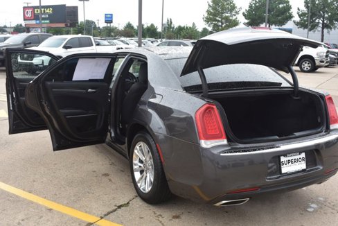 Used 2020 Chrysler 300 Touring w/ Driver Convenience Group image 16