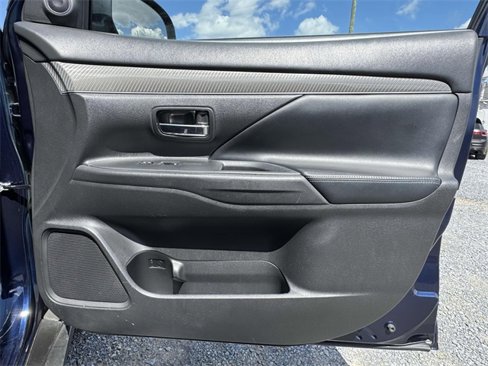 Used 2020 Mitsubishi Outlander AWD image 13