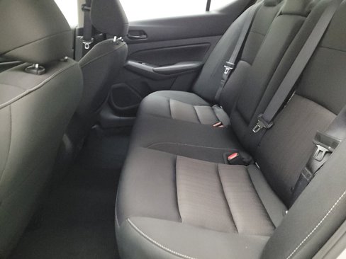 Used 2024 Nissan Altima 2.5 SV image 18