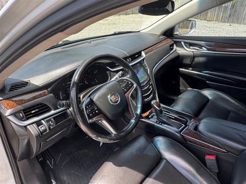Used 2013 Cadillac XTS Luxury image 21
