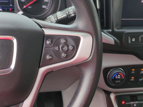 Used 2023 GMC Terrain SLE w/ Driver Convenience Package image 19