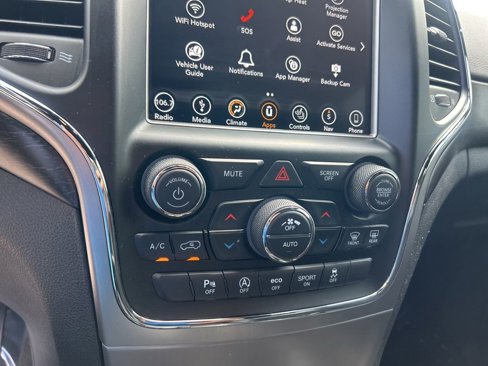 Used 2018 Jeep Grand Cherokee Laredo image 37