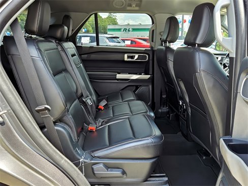 Used 2023 Ford Explorer XLT w/ Equipment Group 202A image 17