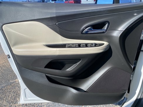 Used 2018 Buick Encore Preferred image 28