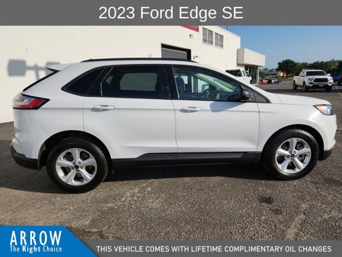 Used 2023 Ford Edge SE image 14