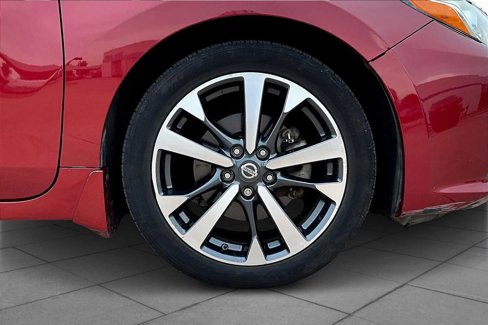 Used 2016 Nissan Altima 2.5 SR image 11
