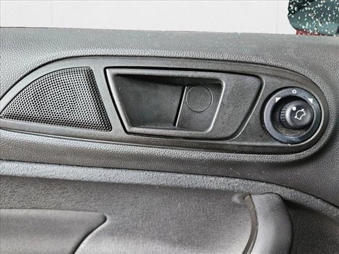 Used 2017 Ford Fiesta SE image 13