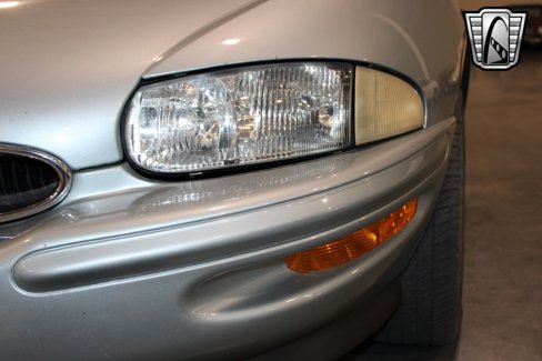 Used 1995 Buick Riviera Supercharged Coupe image 10