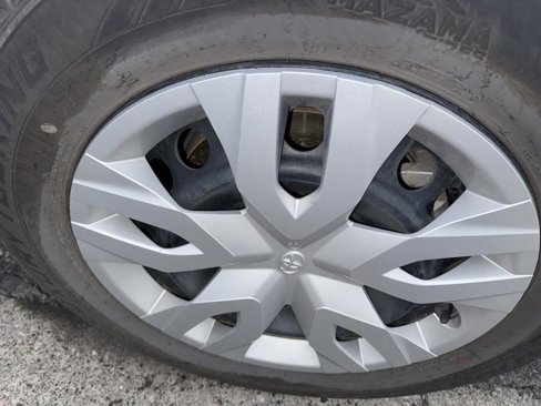 Used 2022 Toyota Corolla Cross L image 24