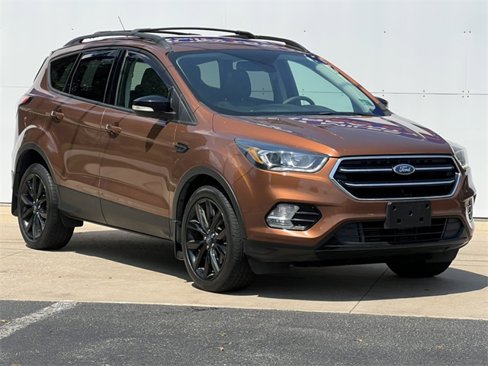 Used 2017 Ford Escape Titanium image 1