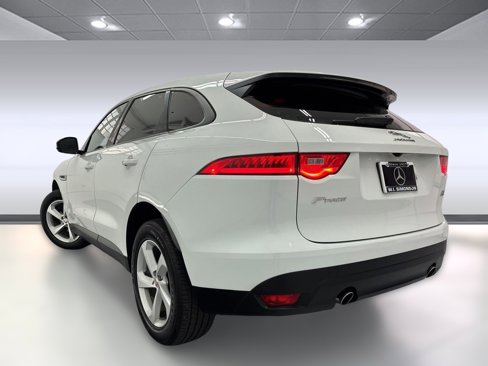 Used 2018 Jaguar F-PACE Premium image 3