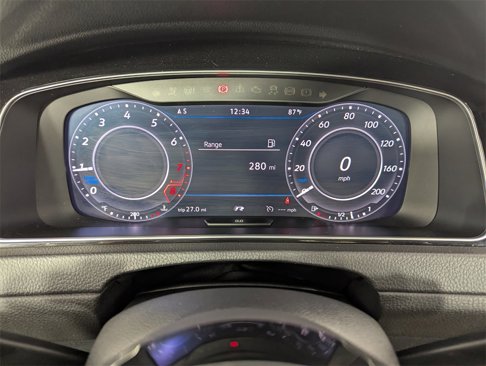 Used 2018 Volkswagen Golf R 4-Door image 38