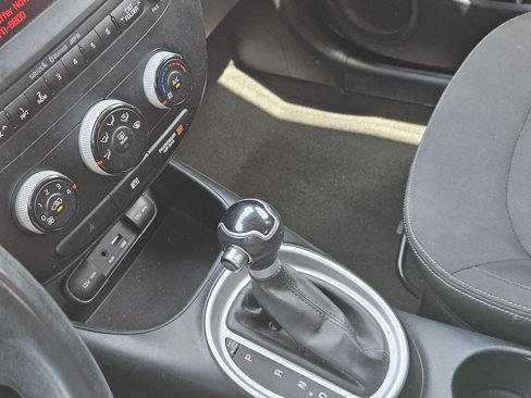 Used 2016 Kia Soul image 19