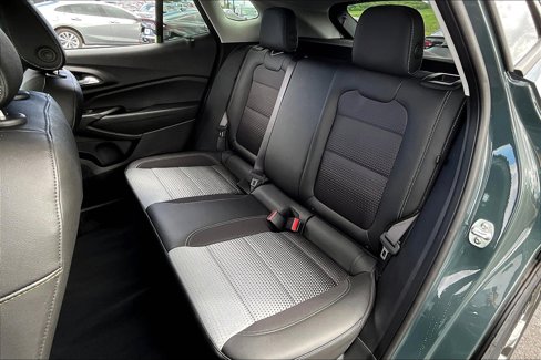 New 2025 Chevrolet Trax LT w/ Sunroof Package image 10