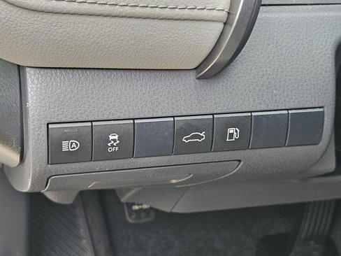 Used 2018 Toyota Camry SE image 20