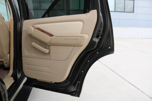 Used 2006 Ford Explorer Eddie Bauer image 37