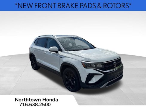 Used 2022 Volkswagen Taos SE image 2