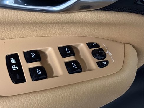 Used 2017 Volvo XC90 T6 Momentum w/ Vision Package image 34