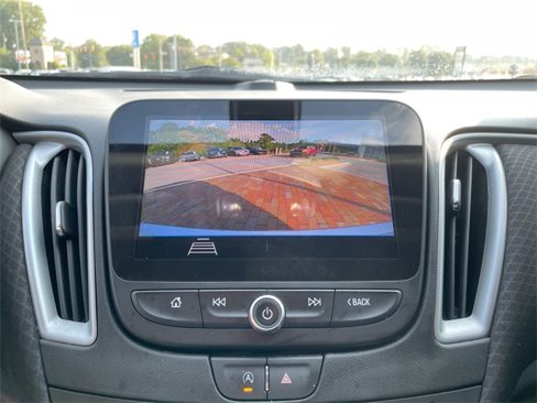 Used 2020 Chevrolet Malibu LS image 19