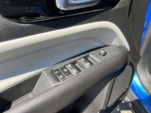Used 2024 Jeep Compass Limited image 16