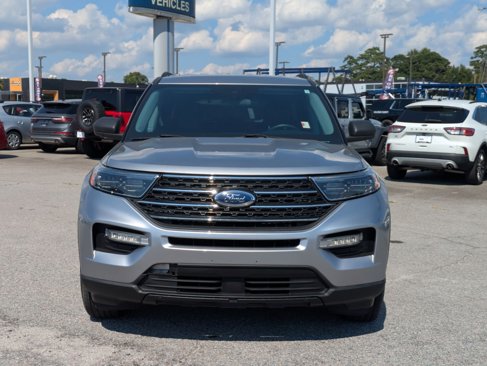 Used 2022 Ford Explorer XLT w/ Equipment Group 202A image 2