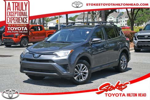 Used 2018 Toyota RAV4 LE image 1