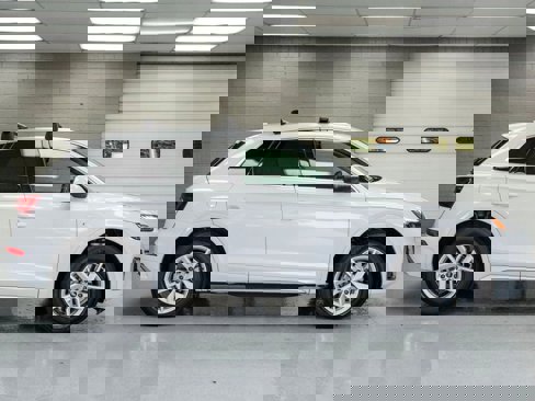 Used 2022 Audi Q5 2.0T Premium image 3