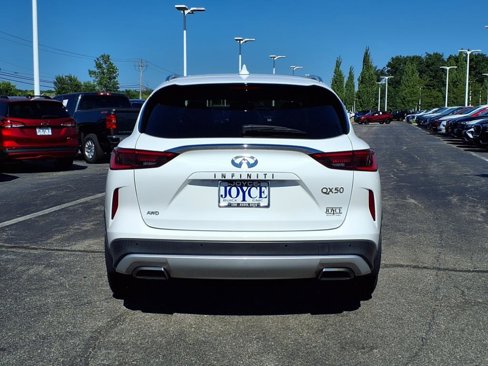 Used 2019 INFINITI QX50 Essential w/ Premium Heat Package image 32