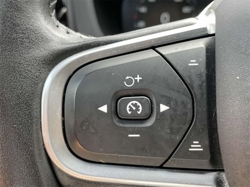 Used 2020 Volvo XC60 T6 Momentum image 23