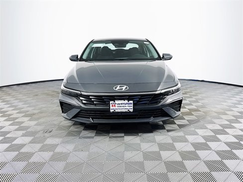New 2025 Hyundai Elantra SE image 8