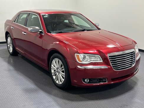 Used 2012 Chrysler 300 Limited w/ Luxury Group image 4
