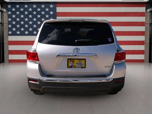 Used 2013 Toyota Highlander 4WD image 4