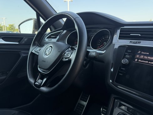 Used 2021 Volkswagen Tiguan SE R-Line image 30