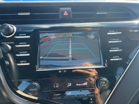 Used 2018 Toyota Camry SE image 35