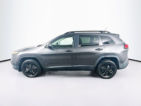 Used 2017 Jeep Cherokee Altitude image 4