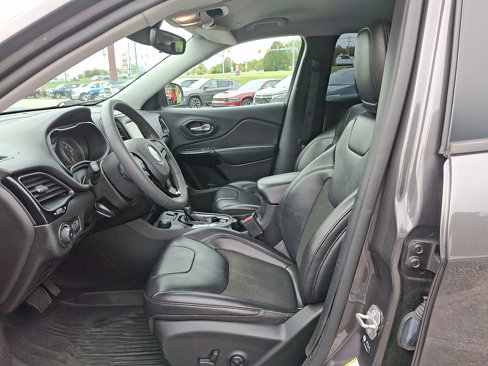 Used 2021 Jeep Cherokee Latitude Plus image 15