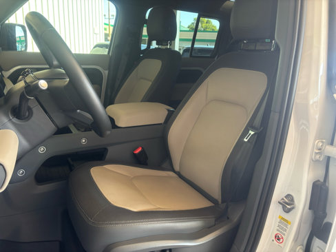 Used 2023 Land Rover Defender 110 X-Dynamic SE image 19
