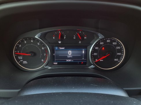 Used 2023 GMC Acadia SLE w/ Driver Convenience Package image 2