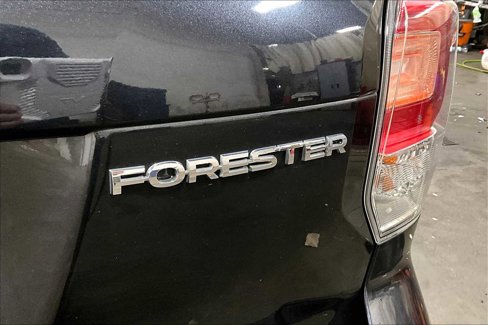 Used 2018 Subaru Forester 2.5i Premium w/ All-Weather Package image 9
