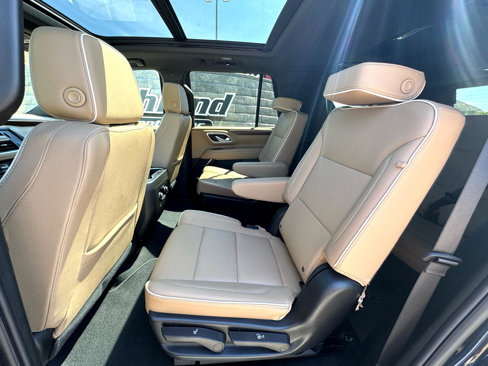Used 2024 Chevrolet Tahoe Premier w/ Premium Package image 17