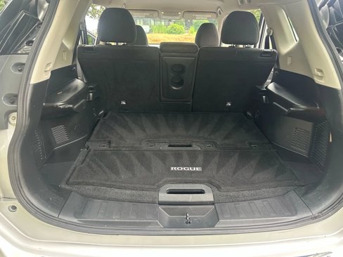 Used 2015 Nissan Rogue S image 19