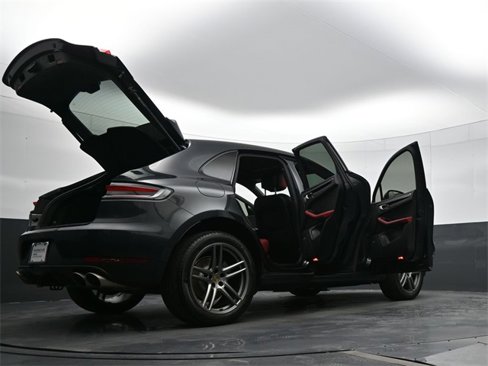 Certified 2021 Porsche Macan S image 29