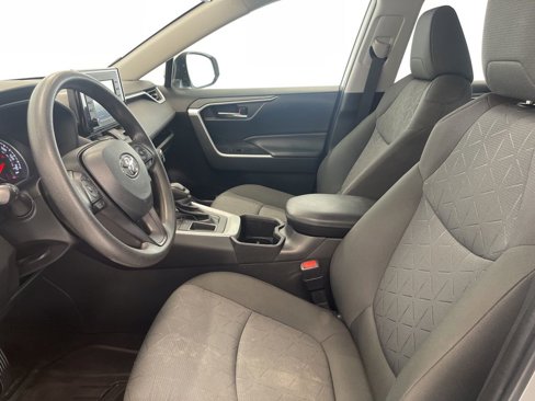 Used 2022 Toyota RAV4 XLE image 12