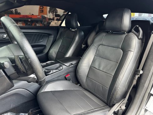 Used 2017 Ford Mustang Premium image 14