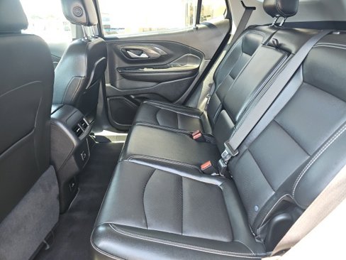 Used 2023 GMC Terrain SLT image 13