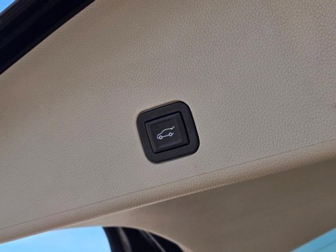 Used 2013 Cadillac SRX Performance image 9
