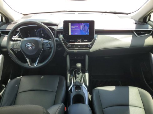 Used 2024 Toyota Corolla Cross XLE image 21