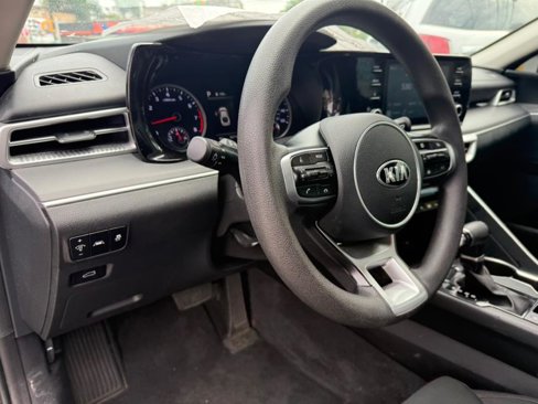 Used 2021 Kia K5 LX image 12