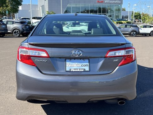 Used 2014 Toyota Camry L image 6