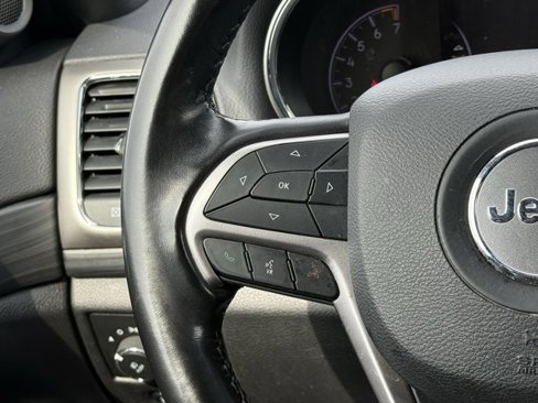 Used 2021 Jeep Grand Cherokee Laredo image 24